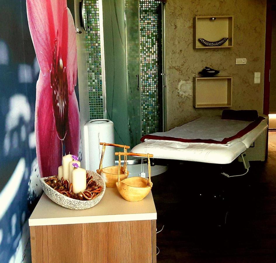 Hotel Olivia Medical Spa Skomielna Czarna Exterior foto