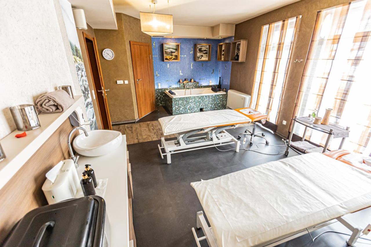 Hotel Olivia Medical Spa Skomielna Czarna Exterior foto