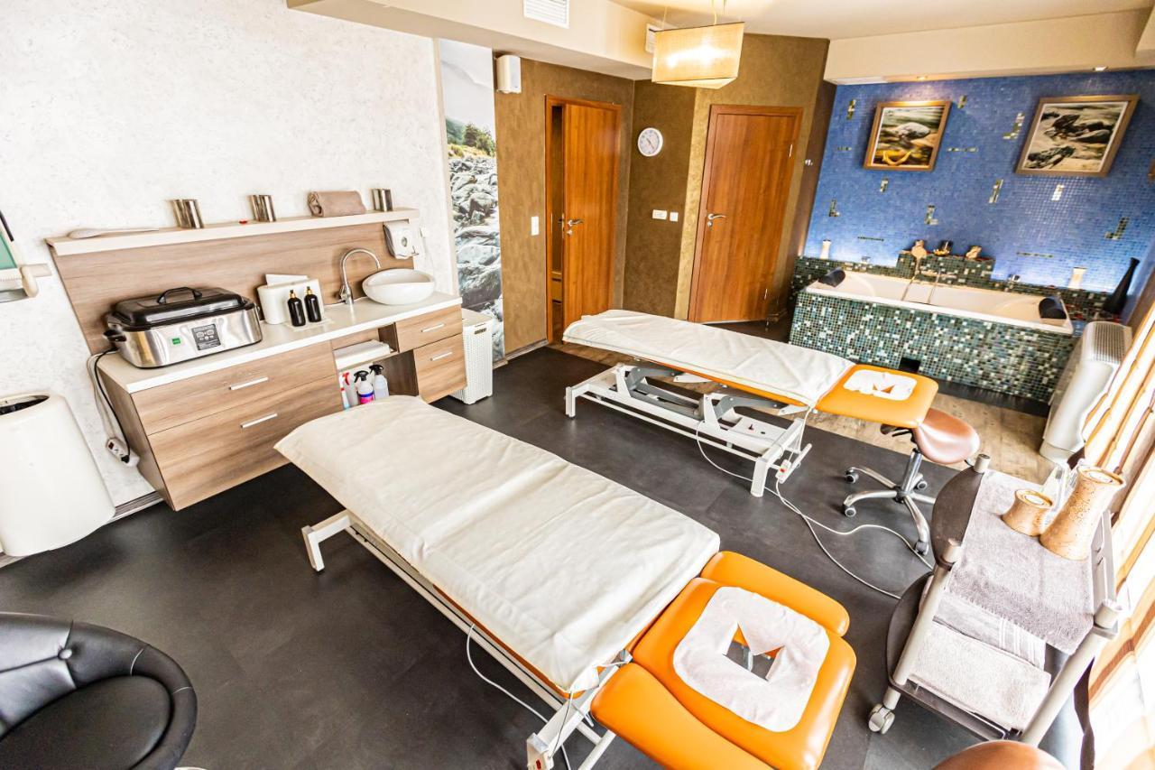 Hotel Olivia Medical Spa Skomielna Czarna Exterior foto