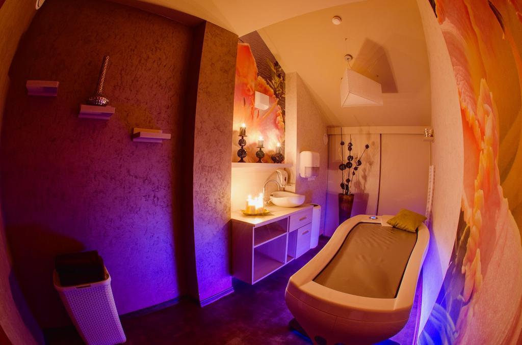 Hotel Olivia Medical Spa Skomielna Czarna Exterior foto