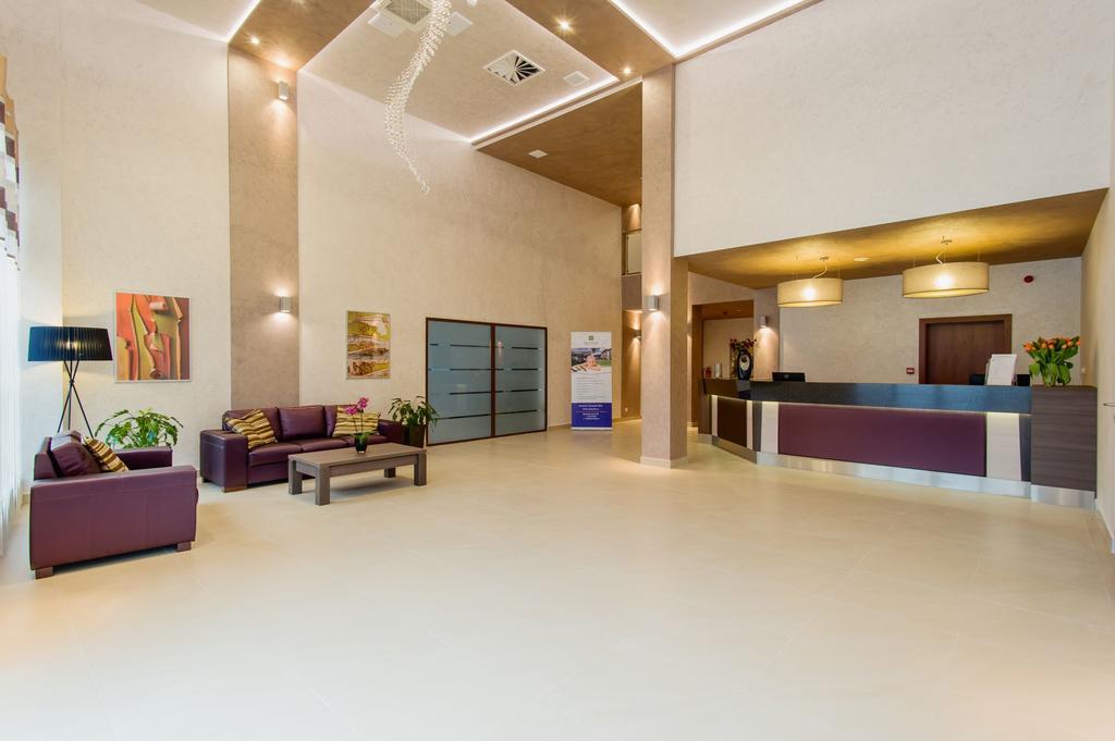 Hotel Olivia Medical Spa Skomielna Czarna Exterior foto